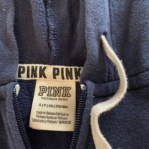 Women’s sweatshirt